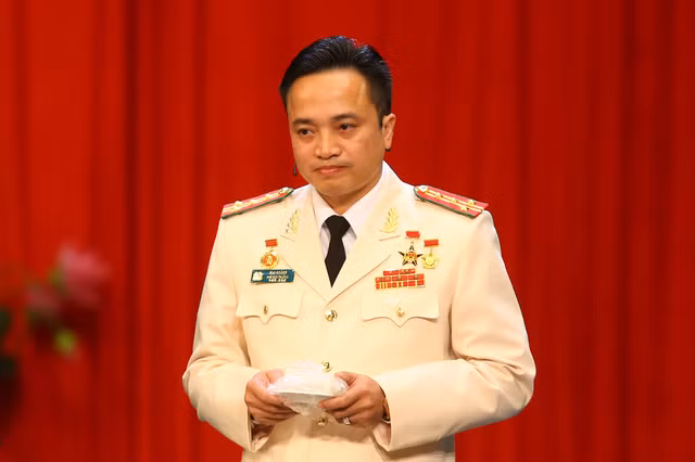 Chan dung tan Pho Giam doc Cong an TP HCM-Hinh-5