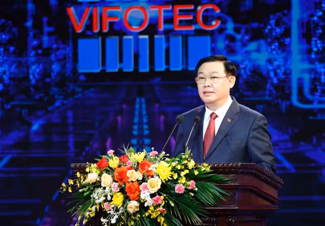 Sang tao Khoa hoc Cong nghe dong gop to lon vao su phat trien cua dat nuoc