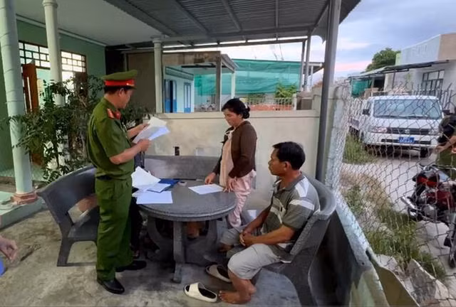 Bình Thuận: Khởi tố 6 bị can trong đường dây đánh bạc 1,3 tỷ - Hình 2 Binh Thuan: Khoi to 6 bi can trong duong day danh bac 1,3 ty-Hinh-2