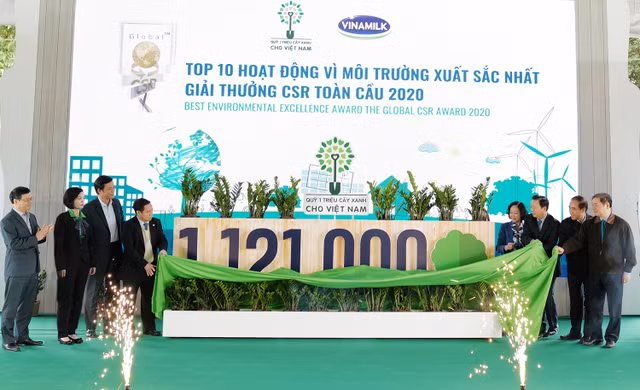 Vinamilk dan dau Top 100 doanh nghiep ben vung Viet Nam nam 2020-Hinh-9