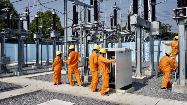 Giá thị trường điện cạnh tranh tăng so tháng trước nhưng giảm so cùng kỳ Gia thi truong dien canh tranh tang so thang truoc nhung giam so cung ky