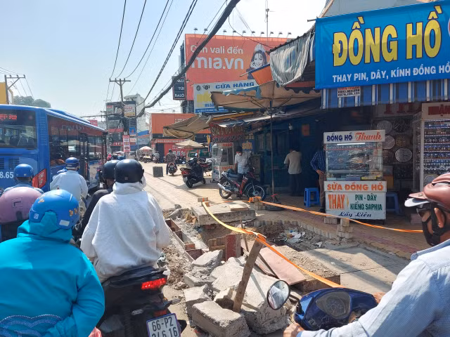 Cong trinh xay dung he thong thoat nuoc duong Vo Van Ngan hien ra sao?-Hinh-13