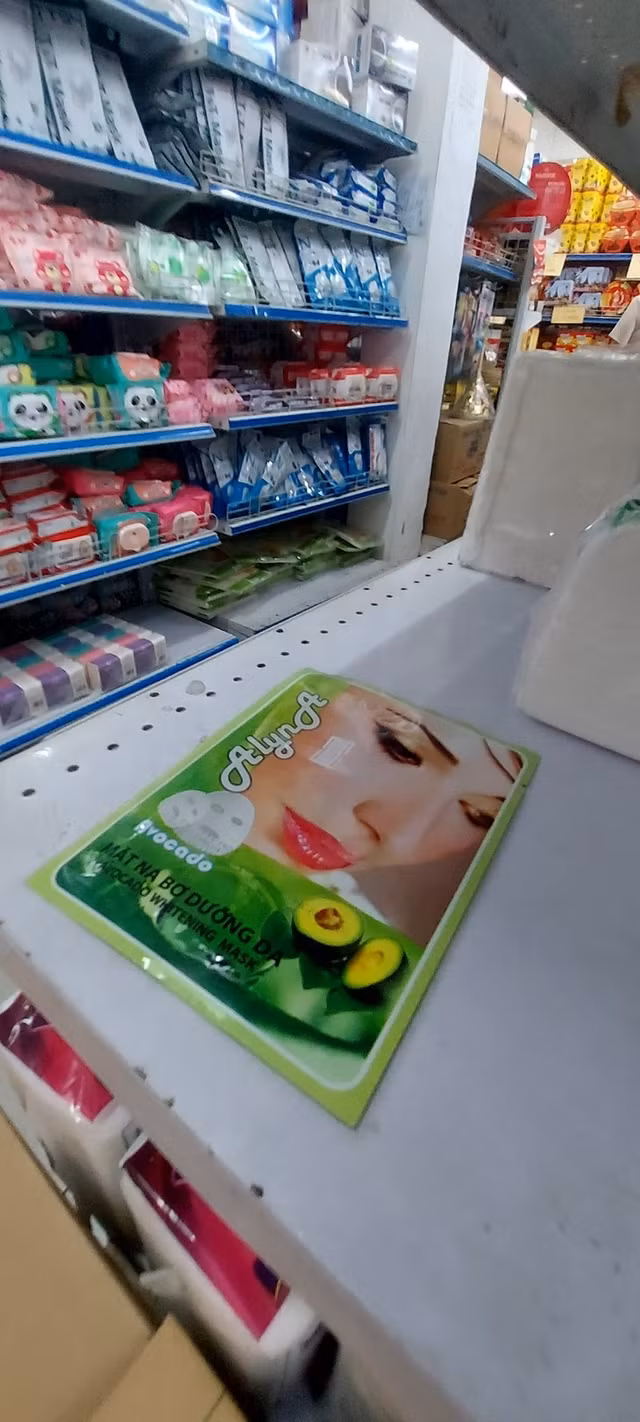 Mặt nạ bơ dưỡng da Alyna bị thu hồi, vẫn được bán tràn lan? - Hình 3 Mat na bo duong da Alyna bi thu hoi, van duoc ban tran lan?-Hinh-3