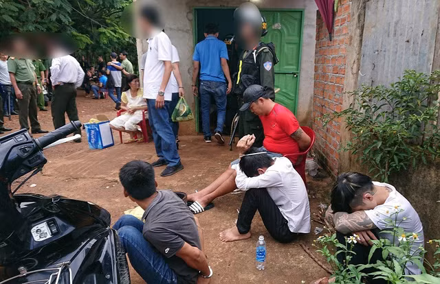 Triet pha 5 tu diem ban ma tuy, tam giu hang chuc nguoi