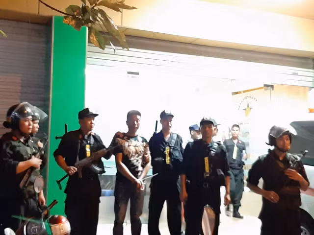 Khởi tố giang hồ Toàn 'đen' trong vụ khống chế giám đốc bệnh viện Tâm Hồng Phước - Hình 3 Khoi to giang ho Toan 'den' trong vu khong che giam doc benh vien Tam Hong Phuoc-Hinh-3