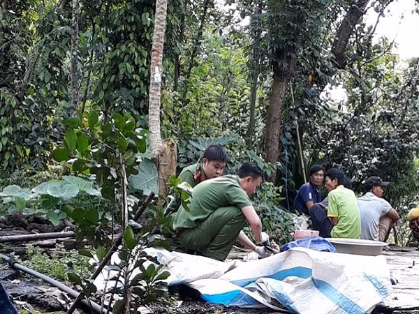Thanh niên bắn chết người khi cầm súng đi săn gà Thanh nien ban chet nguoi khi cam sung di san ga