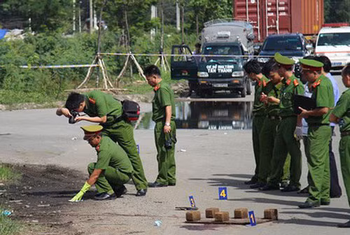 Thiếu niên 16 tuổi bị đâm tử vong trong vụ hỗn chiến kinh hoàng ở Sài Gòn Thieu nien 16 tuoi bi dam tu vong trong vu hon chien kinh hoang o Sai Gon