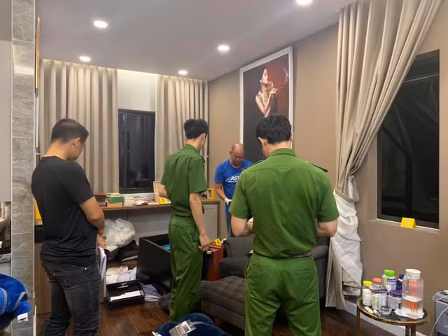 Kẻ đột nhập biệt thự ca sĩ Nhật Kim Anh phá két trộm hơn 5 tỷ đồng sa lưới - Hình 2 Ke dot nhap biet thu ca si Nhat Kim Anh pha ket trom hon 5 ty dong sa luoi-Hinh-2