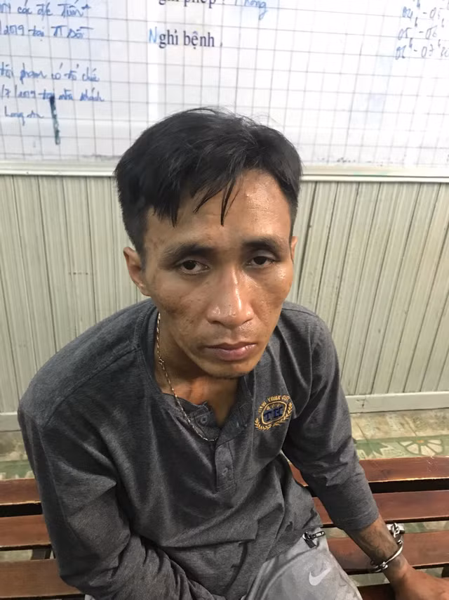 Chủ quán cà phê cầm đầu băng trộm 7 xe máy trong đêm tại một căn nhà Chu quan ca phe cam dau bang trom 7 xe may trong dem tai mot can nha