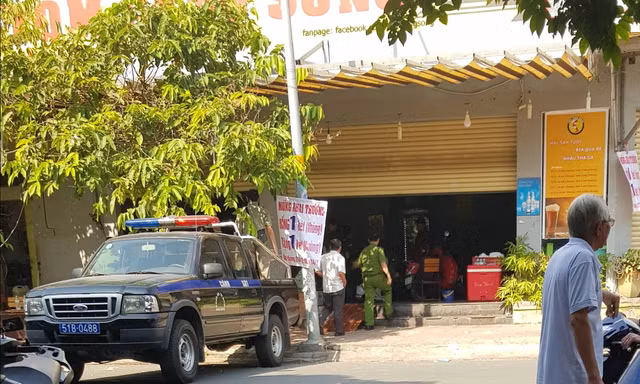 Kéo nhau đi đòi nợ lại bị nhóm con nợ đâm chết Keo nhau di doi no lai bi nhom con no dam chet