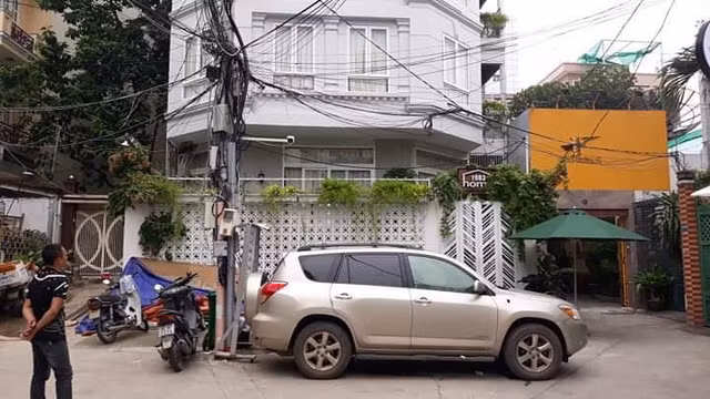 Người phụ nữ tố thẩm phán và giảng viên “bắt cóc” 3 trẻ em được về lại nhà Nguoi phu nu to tham phan va giang vien “bat coc” 3 tre em duoc ve lai nha
