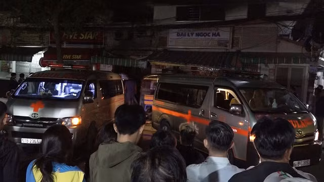 2 người phụ nữ cùng cháu bé chết thảm ở Sài Gòn: Cửa nhà bị khoá bằng 4 ổ khoá - Hình 2 2 nguoi phu nu cung chau be chet tham o Sai Gon: Cua nha bi khoa bang 4 o khoa-Hinh-2