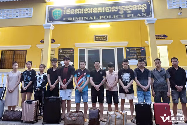 Tu sao huyet lua dao o Campuchia: Nhoi long ve loi khai 'khach roi, giet khach'-Hinh-2