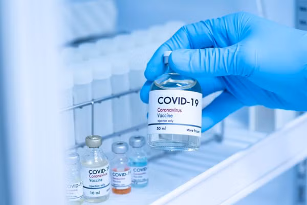 Vì sao chuyên gia cảnh báo về biến thể COVID-19 kháng vắc xin? - Hình 10 Vi sao chuyen gia canh bao ve bien the COVID-19 khang vac xin?-Hinh-10