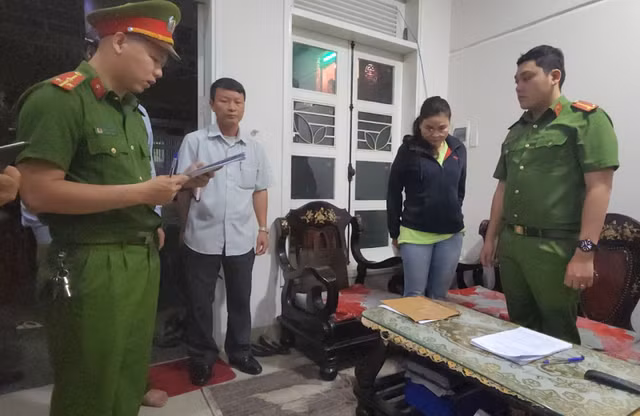 Bắt 2 cán bộ của trường Đại học Bách khoa Đà Nẵng - Hình 2 Bat 2 can bo cua truong Dai hoc Bach khoa Da Nang-Hinh-2