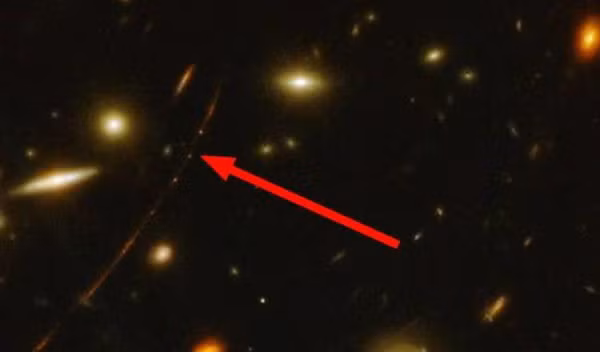 NASA “bắt” được một bóng ma “xuyên không” từ 13 tỷ năm trước NASA “bat” duoc mot bong ma “xuyen khong” tu 13 ty nam truoc