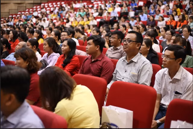 TP. HCM chinh thuc trien khai chuong trinh sua hoc duong tai 10 quan, huyen-Hinh-5