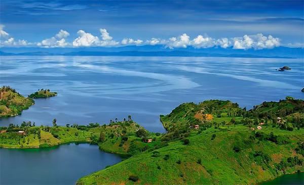Hồ nước đẹp như tranh nhưng ẩn chứa mối đe dọa đáng sợ - Hình 2 Ho nuoc dep nhu tranh nhung an chua moi de doa dang so-Hinh-2