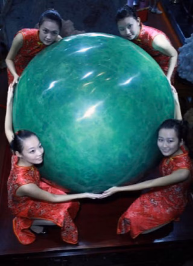 Bất ngờ tìm được dạ minh châu giá hơn 9.000 tỷ đồng Bat ngo tim duoc da minh chau gia hon 9.000 ty dong