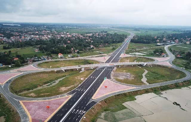 Cao tốc Hạ Long - Hải Phòng: Tốn gần 557 tỷ đồng cho mỗi km Cao toc Ha Long - Hai Phong: Ton gan 557 ty dong cho moi km