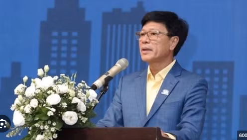 HQC noi gi khi Chu tich Truong Anh Tuan bi cam xuat canh?
