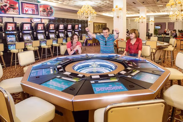 Liên tục thua lỗ, chủ Casino lớn nhất Quảng Ninh vẫn đặt kế hoạch có lãi năm 2020 Lien tuc thua lo, chu Casino lon nhat Quang Ninh van dat ke hoach co lai nam 2020