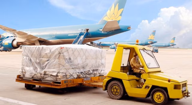 Thanh khoan eo uot, Nasco co de ban 1 trieu co phieu Noibai Cargo?