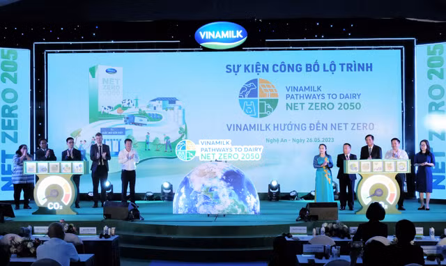 Vinamilk có nhà máy và trang trại đạt chứng nhận trung hoà carbon Vinamilk co nha may va trang trai dat chung nhan trung hoa carbon