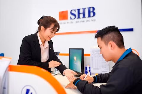 Thương vụ 5.500 tỷ của bầu Hiển sau khi giá cổ phiếu SHB tăng nóng bất thường Thuong vu 5.500 ty cua bau Hien sau khi gia co phieu SHB tang nong bat thuong