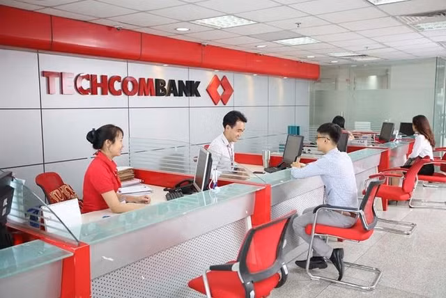 Techcombank: Những rủi ro khi tín dụng chủ yếu tập trung vào BĐS với 77% tổng dư nợ (bài 1) Techcombank: Nhung rui ro khi tin dung chu yeu tap trung vao BDS voi 77% tong du no (bai 1)
