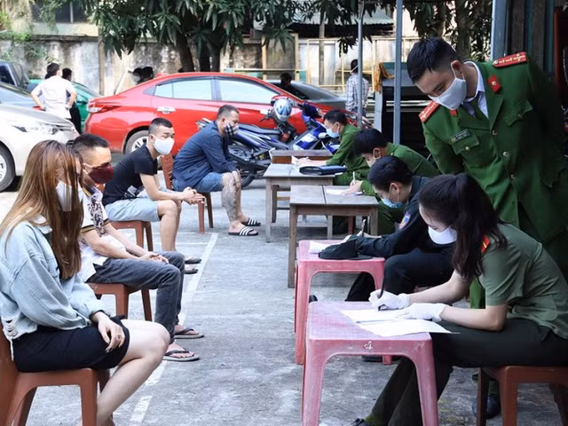 Rủ nhau bay lắc, 76 thanh niên bị cách ly luôn ở karaoke My Friend - Hình 8 Ru nhau bay lac, 76 thanh nien bi cach ly luon o karaoke My Friend-Hinh-8