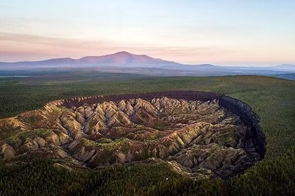 Lo ngại thảm họa xảy ra khi “Cánh cửa địa ngục” ở Siberia ngày càng mở rộng - Hình 10 Lo ngai tham hoa xay ra khi “Canh cua dia nguc” o Siberia ngay cang mo rong-Hinh-10