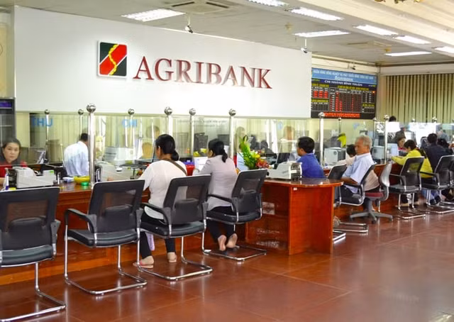 Nhân viên ngân hàng ngăn chặn kịp thời vụ lừa đảo chuyển tiền để nhận quà Nhan vien ngan hang ngan chan kip thoi vu lua dao chuyen tien de nhan qua