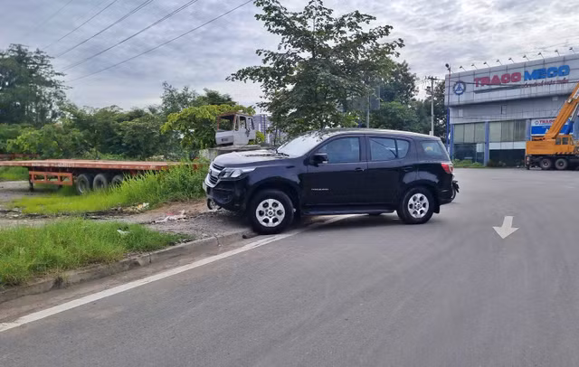 Dân ‘khốn khổ’ vì đường dẫn dưới cầu Rạch Chiếc bị chặn - Hình 5 Dan ‘khon kho’ vi duong dan duoi cau Rach Chiec bi chan-Hinh-5