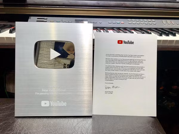 Biet gi ve nut Kim Cuong Do Youtube ma the gioi moi co 4?-Hinh-2