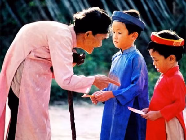 Dang sau phong tuc li xi nam moi tram nam khong han ai cung biet-Hinh-3