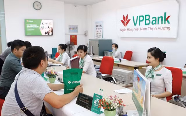 VPBank hoan tat ban 49% von FE Credit, vay hop von nuoc ngoai 300 trieu USD