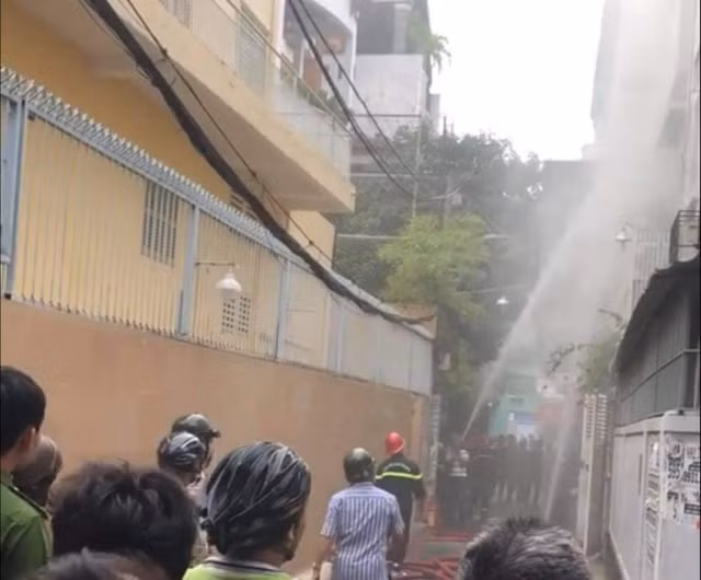 Kẻ giết người phụ nữ đốt xác trong căn nhà ở Sài Gòn để tạo hiện trường giả - Hình 2 Ke giet nguoi phu nu dot xac trong can nha o Sai Gon de tao hien truong gia-Hinh-2