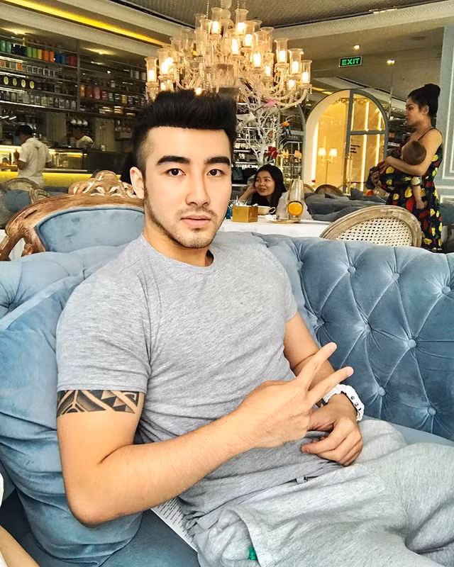 Hotboy cầm đầu đường dây hoa hậu, người mẫu bán dâm giá 30.000 USD ở Sài Gòn là ai? - Hình 4 Hotboy cam dau duong day hoa hau, nguoi mau ban dam gia 30.000 USD o Sai Gon la ai?-Hinh-4