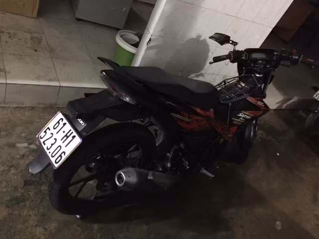 Một gia đình ở Sài Gòn bị nhóm đòi nợ khủng bố bằng sơn, chất bẩn - Hình 5 Mot gia dinh o Sai Gon bi nhom doi no khung bo bang son, chat ban-Hinh-5