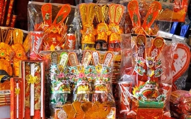 Đồ cúng ông Công ông Táo tăng giá hơn so năm ngoái - Hình 3 Do cung ong Cong ong Tao tang gia hon so nam ngoai-Hinh-3