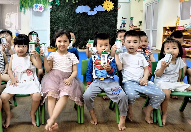 Chủ đầu tư hưởng nhiều lợi ích khi trúng thầu chương trình sữa học đường của Hà Nội - Hình 5 Chu dau tu huong nhieu loi ich khi trung thau chuong trinh sua hoc duong cua Ha Noi-Hinh-5