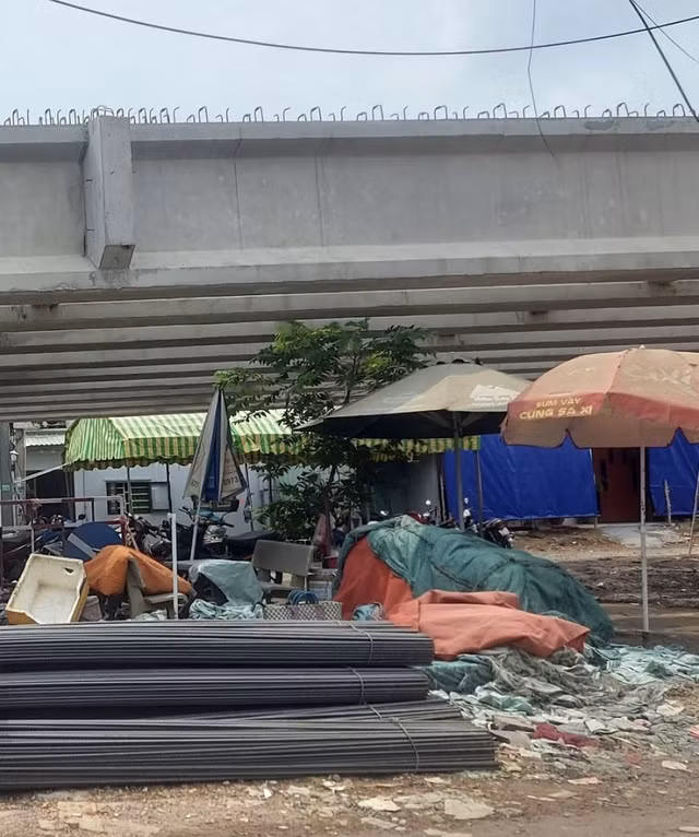 Nhà thầu nào đang thi công gói thầu đường dẫn cầu Long Kiểng? - Hình 3 Nha thau nao dang thi cong goi thau duong dan cau Long Kieng?-Hinh-3