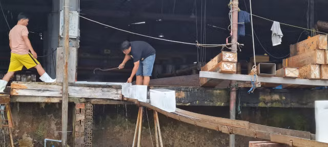 Toàn cảnh hoạt động của cảng cá lớn nhất miền Trung - Hình 13 Toan canh hoat dong cua cang ca lon nhat mien Trung-Hinh-13