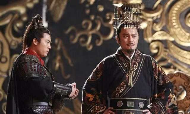 Lý do mũ Bình Thiên của Tần Thủy Hoàng có 12 chuỗi ngọc? - Hình 6 Ly do mu Binh Thien cua Tan Thuy Hoang co 12 chuoi ngoc?-Hinh-6