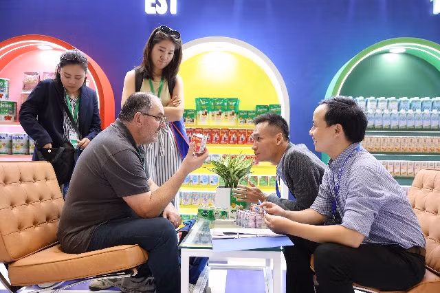 Đưa sản phẩm sữa Việt Nam vào chuỗi sản xuất, cung ứng toàn cầu - Hình 3 Dua san pham sua Viet Nam vao chuoi san xuat, cung ung toan cau-Hinh-3