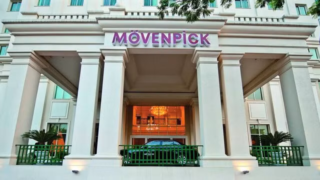 Moevenpick Hanoi lao dao, Roxy VN con ganh them 'cuc lo' Mercure Hanoi La Gare