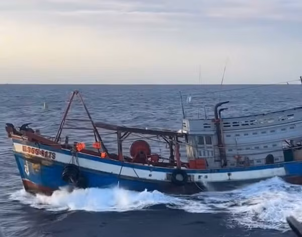 Kien Giang: Khoi to vu an tau ca xuat canh trai phep