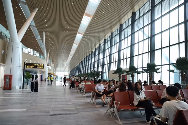 Ga T3 Tan Son Nhat bi mua dot: Bo Xay dung yeu cau kiem tra