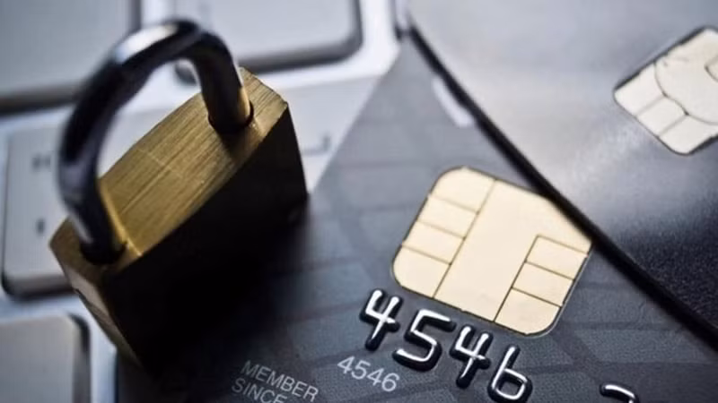 Vì sao lừa đảo biết rõ CCCD, tài khoản ngân hàng của nạn nhân? 